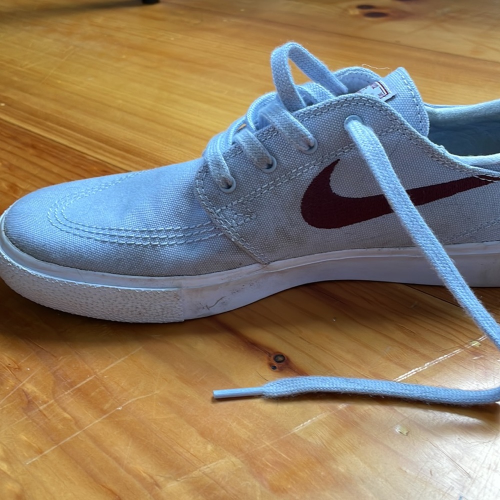 Nikes - Picture 3 of 5